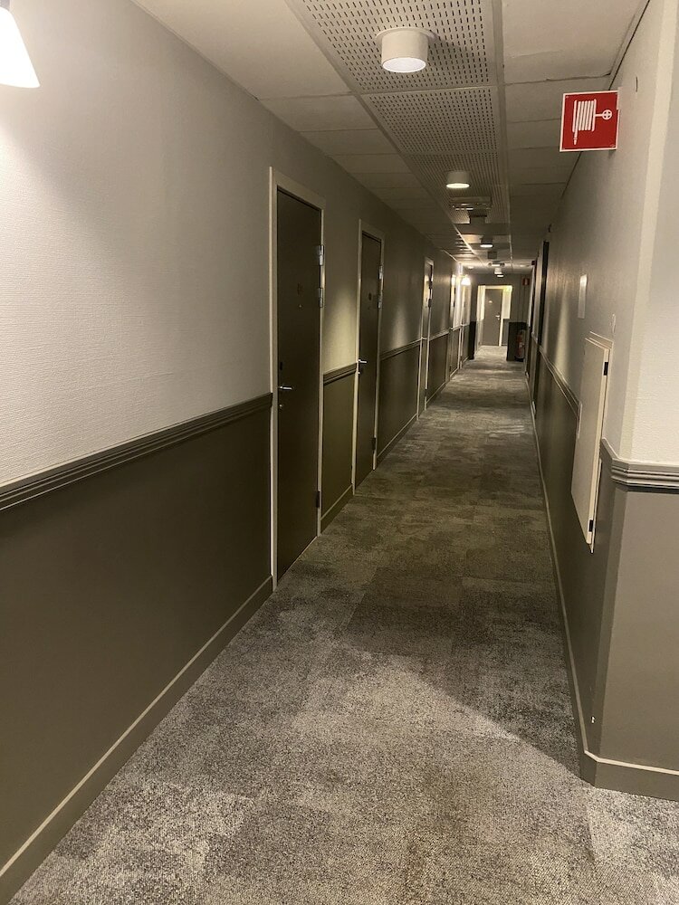 Фото Metro Hotel