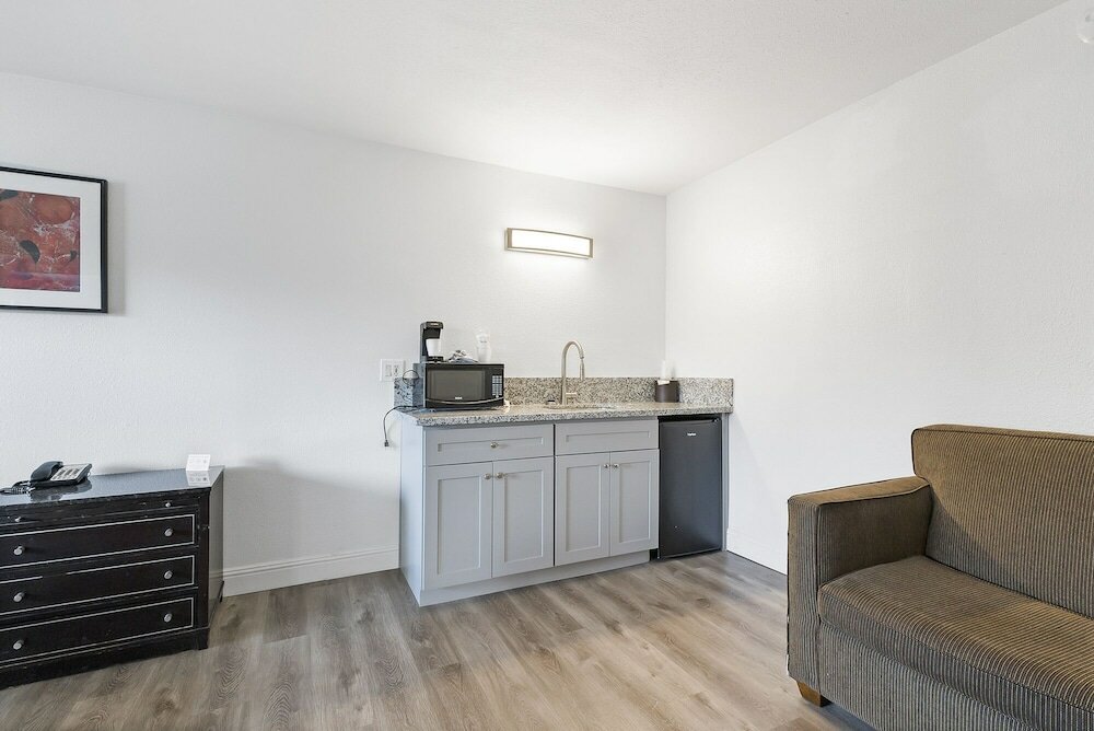 Фото Heritage Inn Express Chico