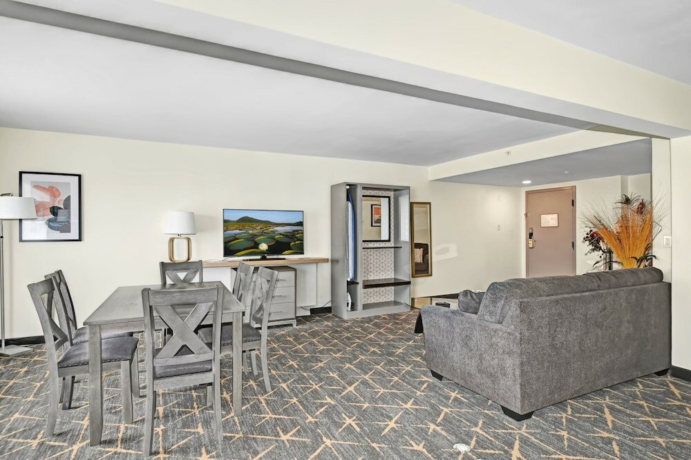 Фото Holiday Inn Piscataway Somerset, an Ihg Hotel