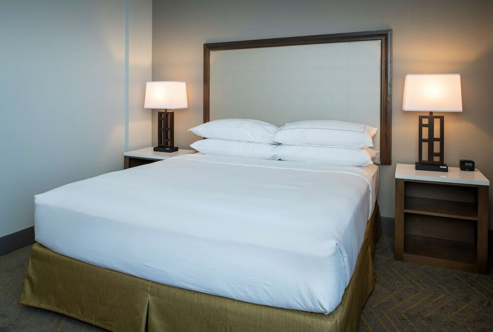 Фото DoubleTree by Hilton Madison East