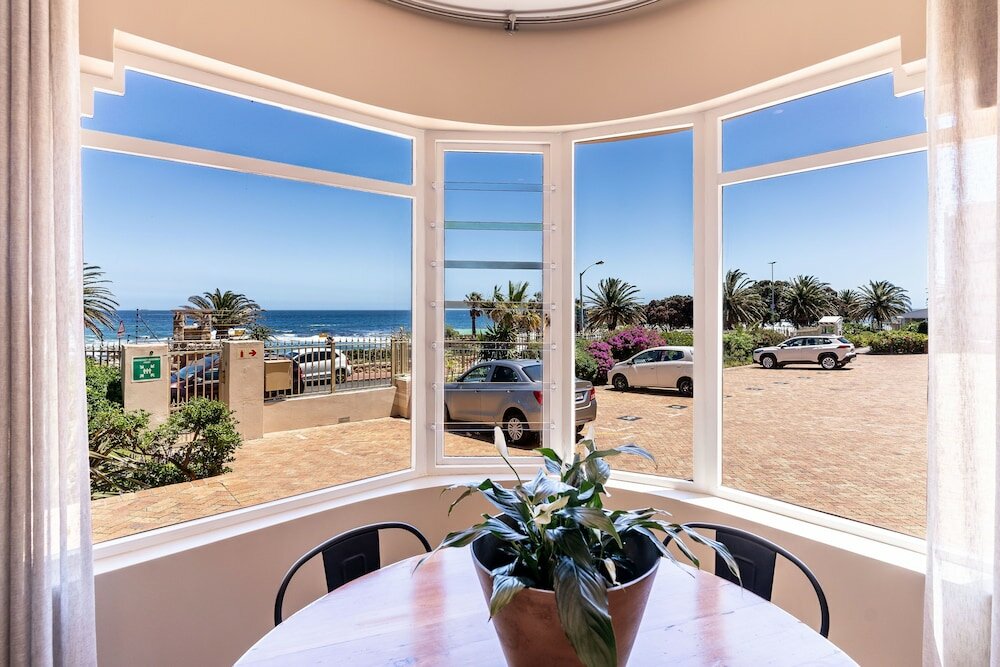 Фото Camps Bay Village