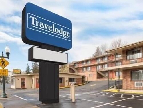 Гостиница Travelodge by Wyndham Klamath Falls в Кламат Фолс