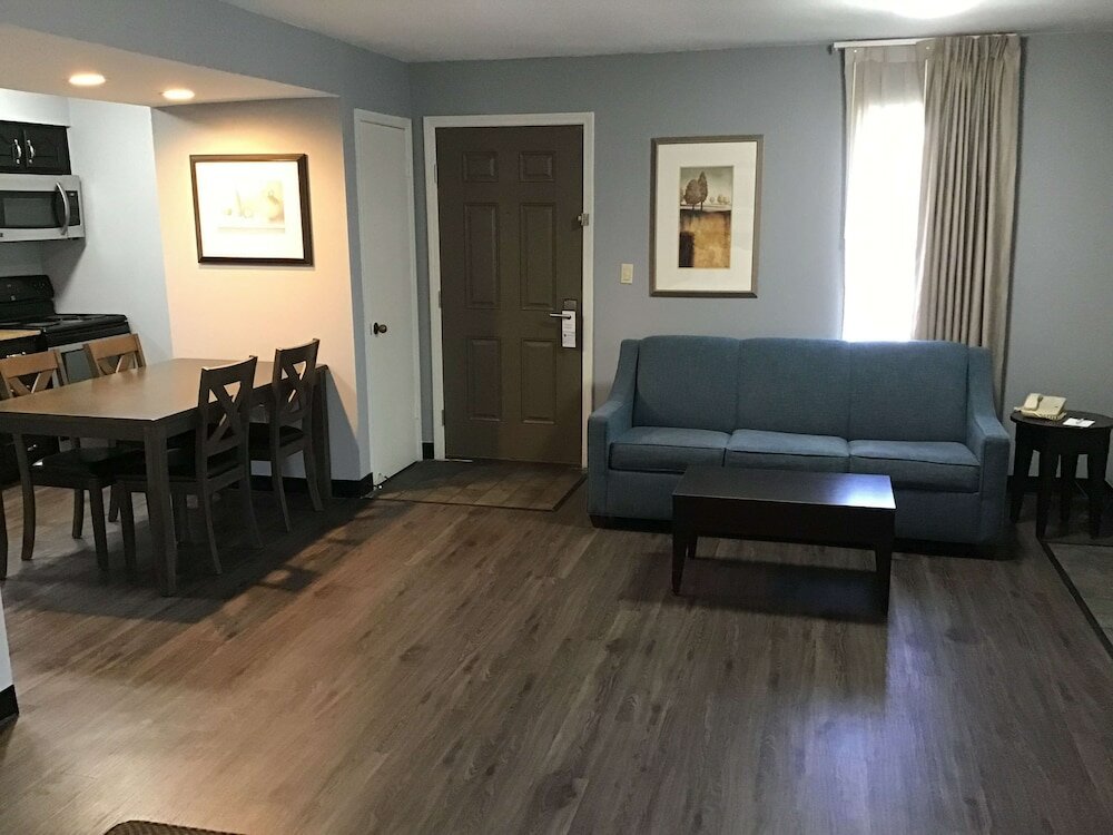 Фото SureStay Studio by Best Western Pensacola