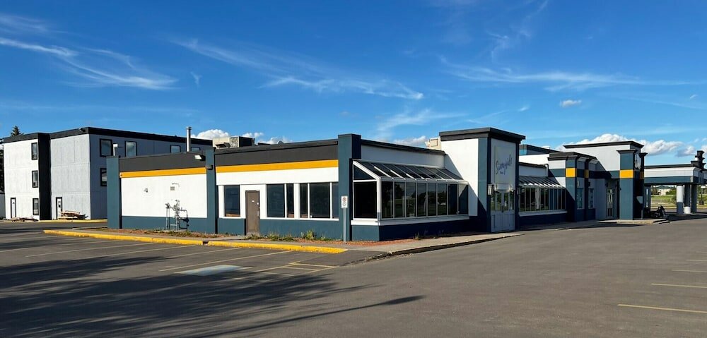 Фото Travelodge by Wyndham Regina