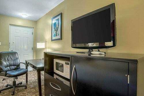 Гостиница Quality Inn & Suites Phoenix Nw - Sun City в Глендейле