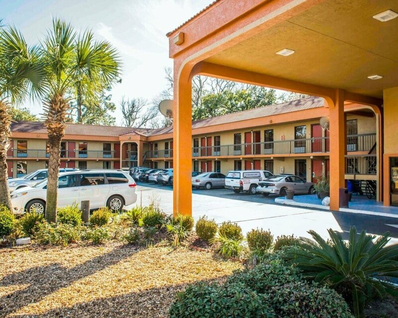 Гостиница Econo Lodge Panama City в Панама-Сити