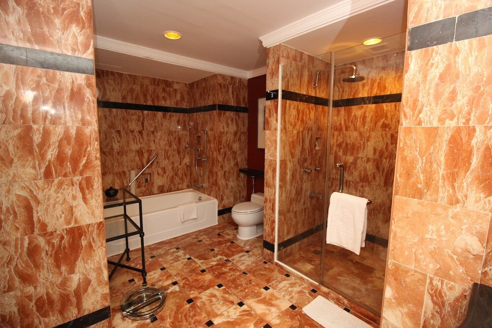 Фото Diamond Hotel Philippines