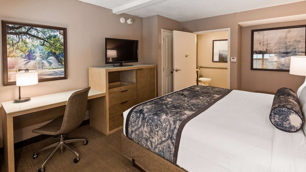 Фото Best Western Savannah Historic District