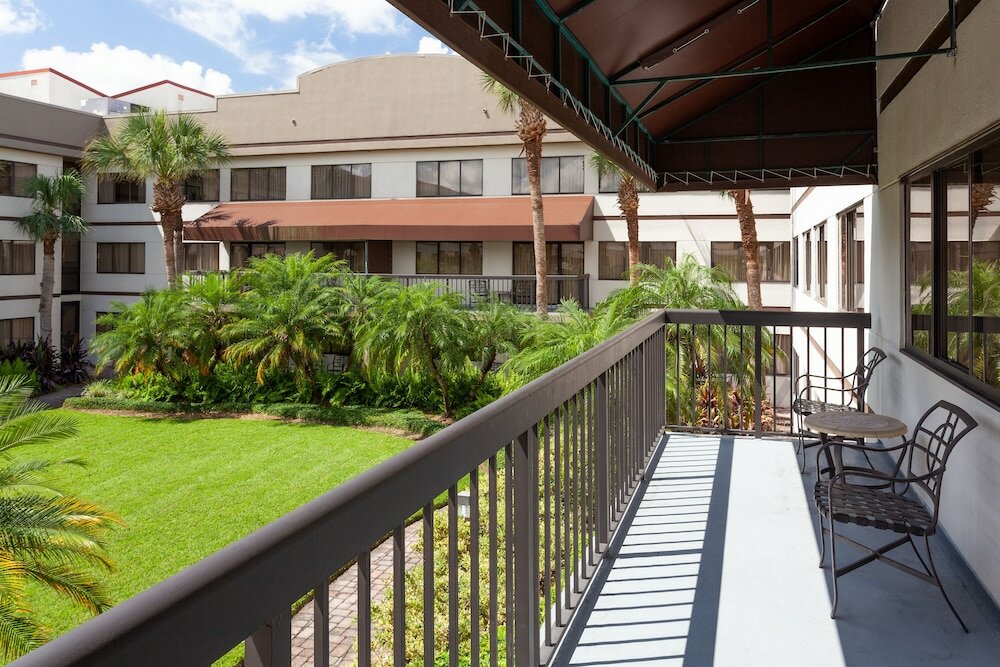 Фото Sheraton Suites Orlando Airport