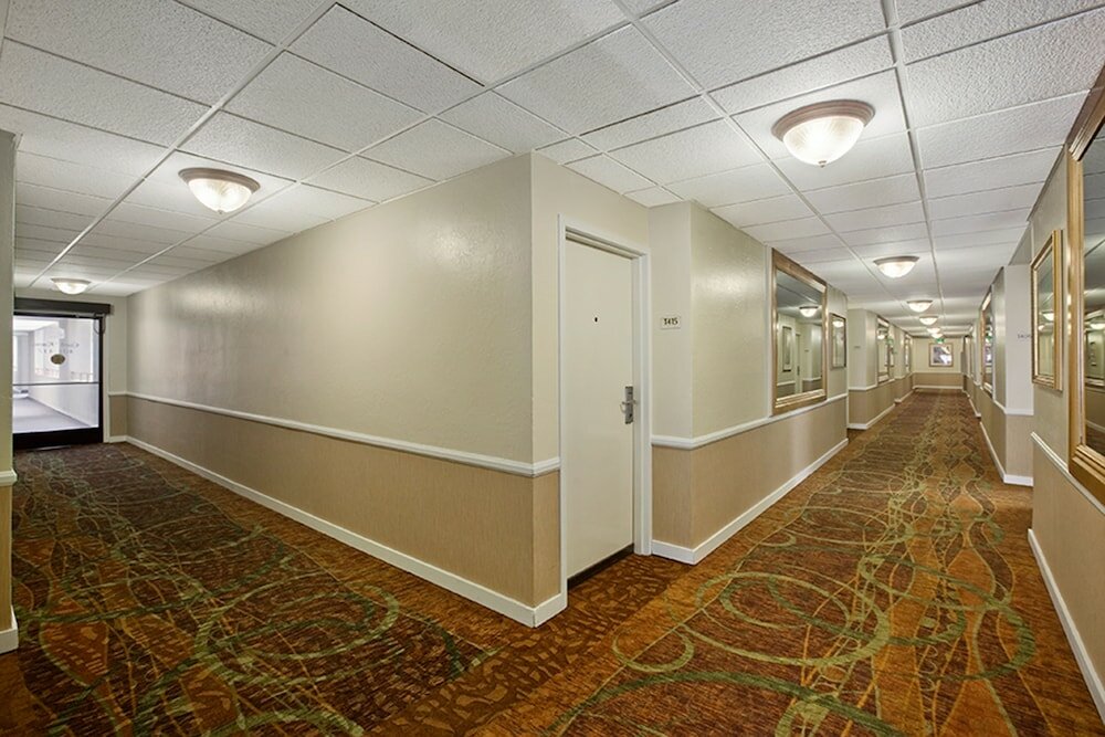 Фото Best Western Plus Carriage Inn