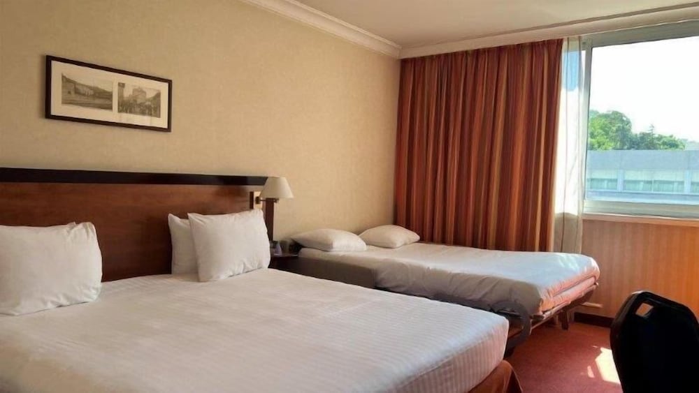 Фото Holiday Inn Paris-Versailles-Bougival