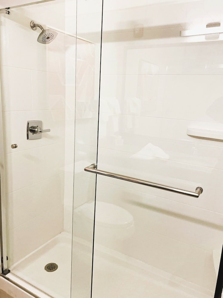 Фото Comfort Inn & Suites Nw Milwaukee