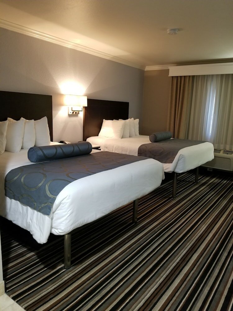 Фото Best Western Plus Diamond Valley Inn