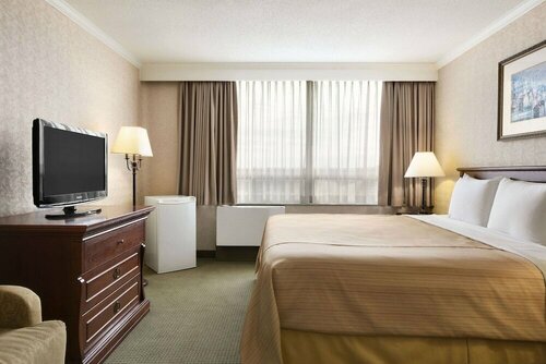 Гостиница Days Inn by Wyndham Ottawa West