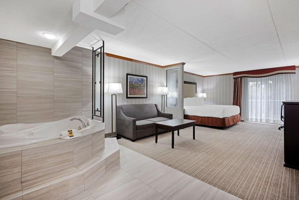 Фото Best Western Plus Port O'Call Hotel