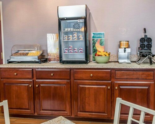 Гостиница Quality Inn & Suites South Bend Airport в Саут-Бенде