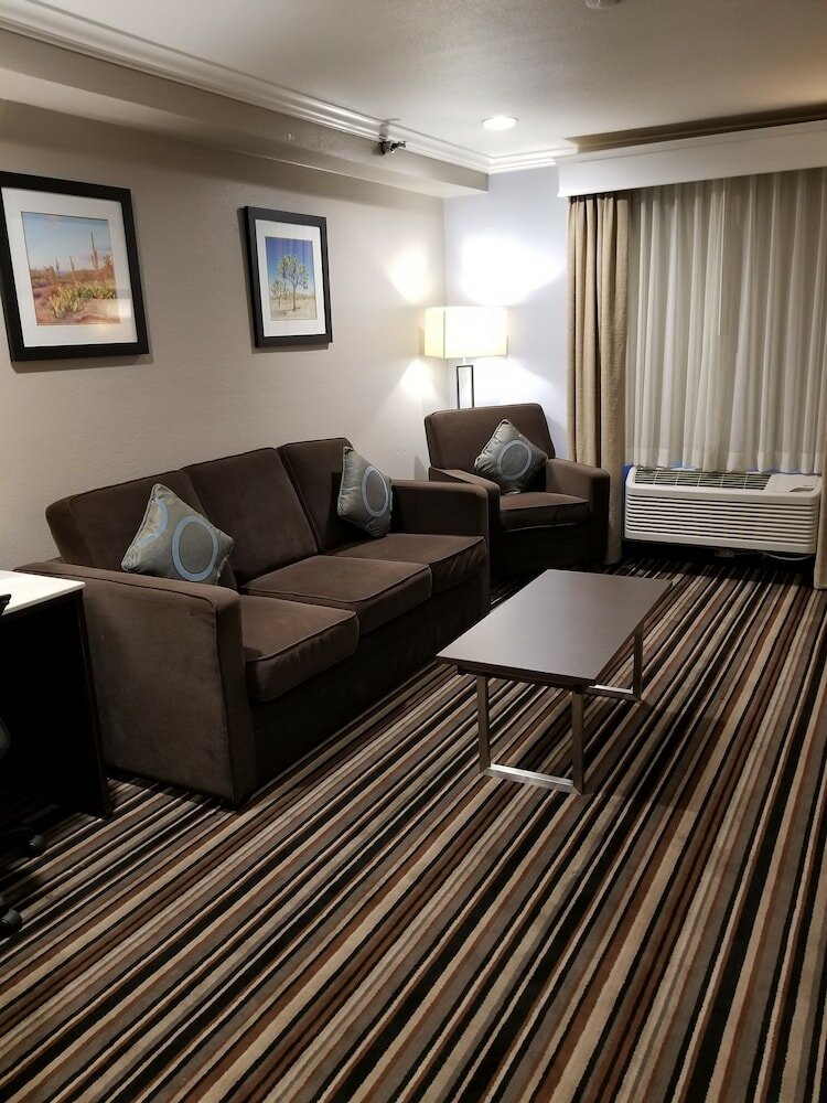 Фото Best Western Plus Diamond Valley Inn