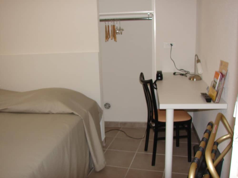 Фото Hotel de Paris et des Voyageurs