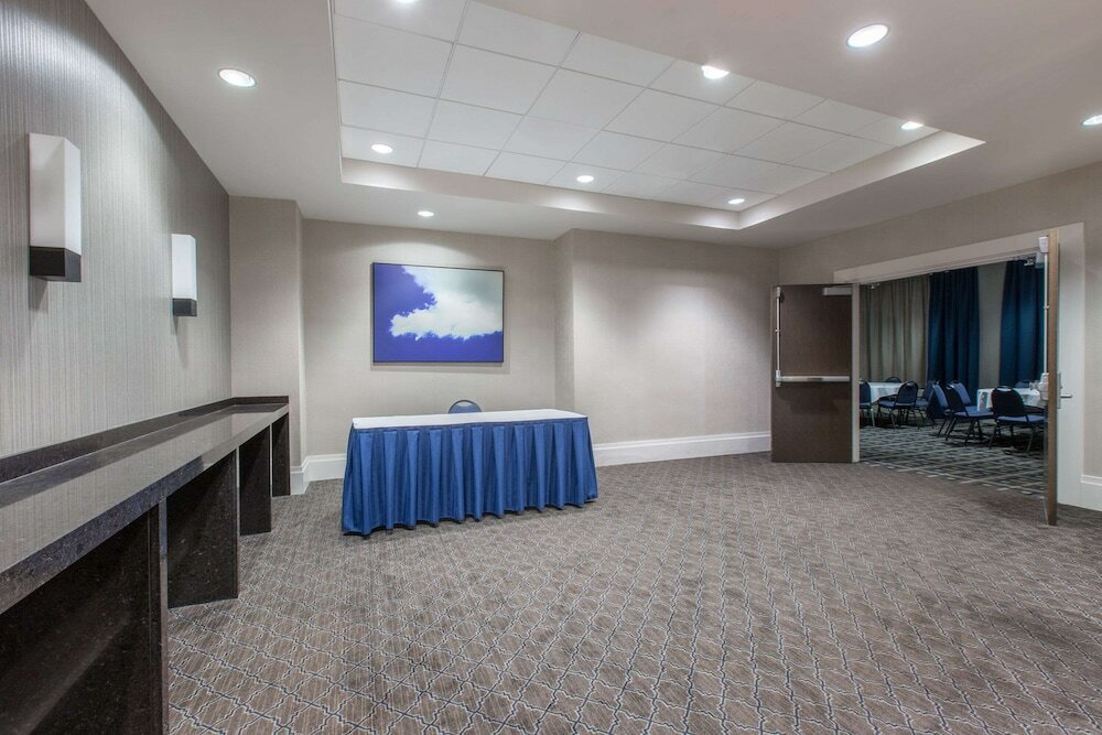 Фото Wyndham Philadelphia Historic District