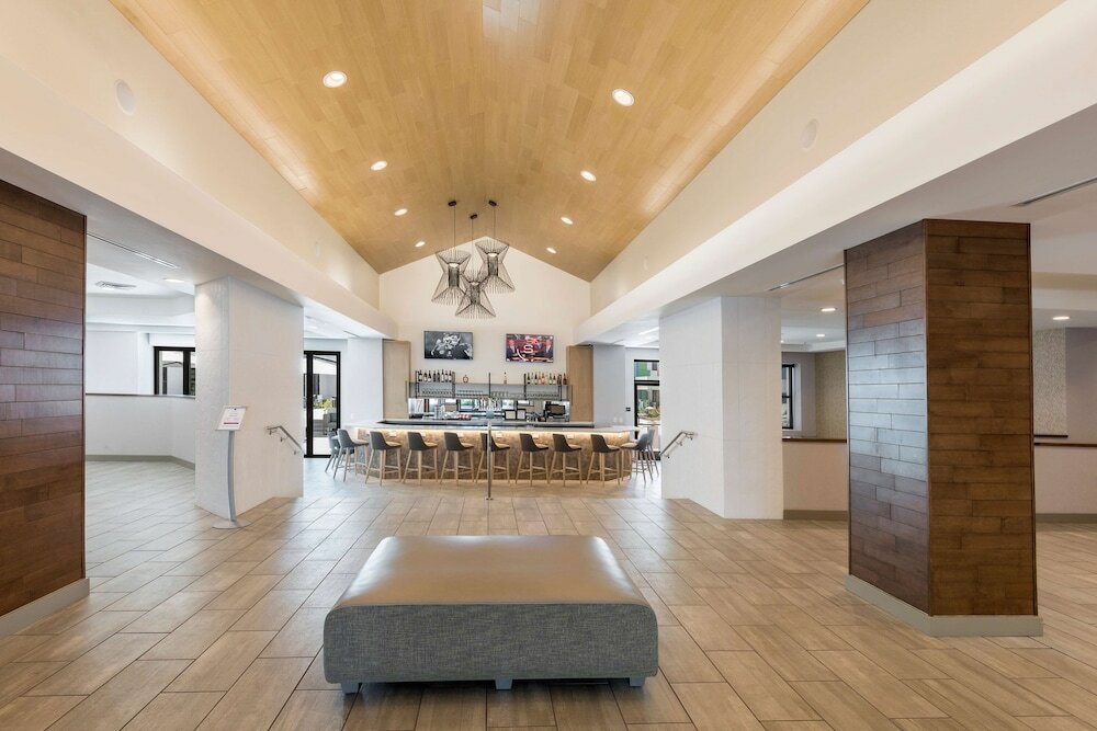 Фото DoubleTree by Hilton Phoenix Chandler