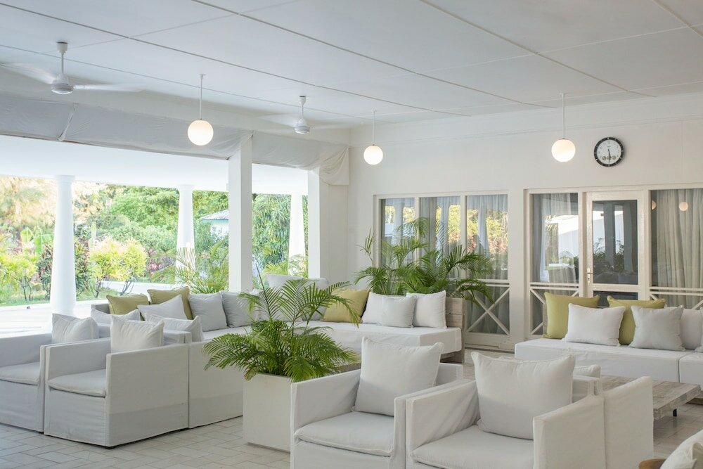 Фото Equator Village 