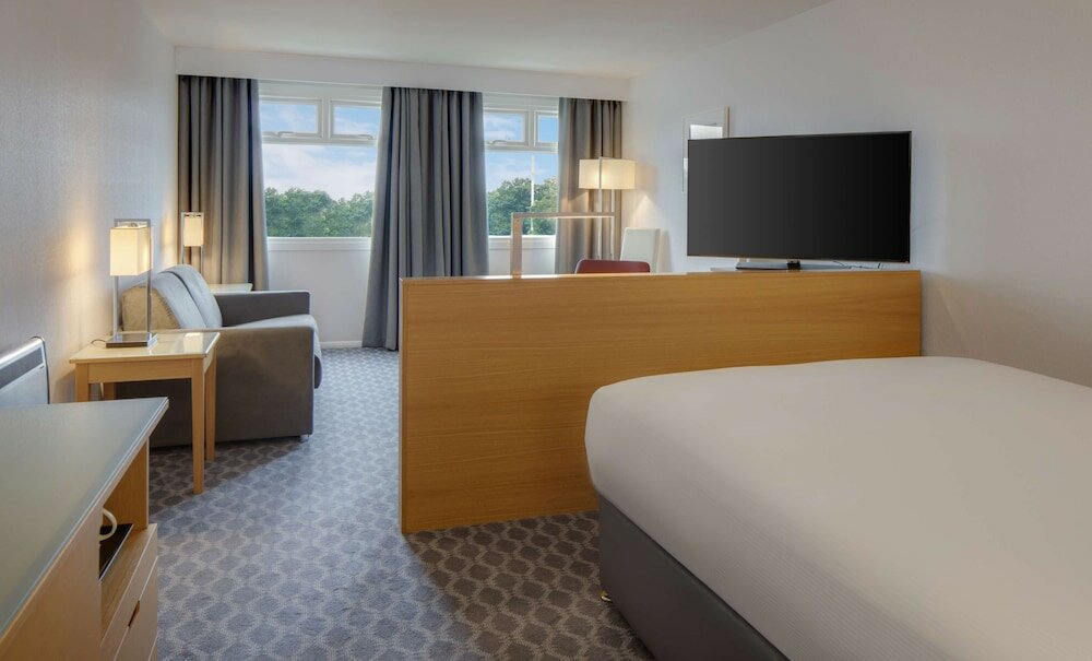 Фото Hilton London Watford