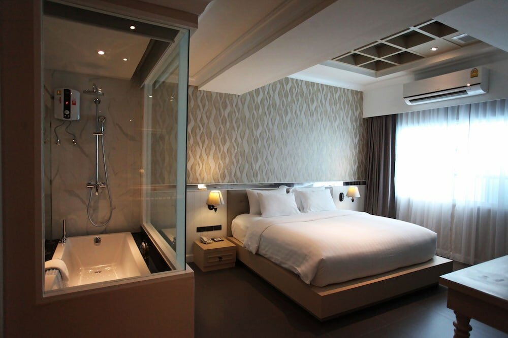 Фото The Raya Surawong Bangkok