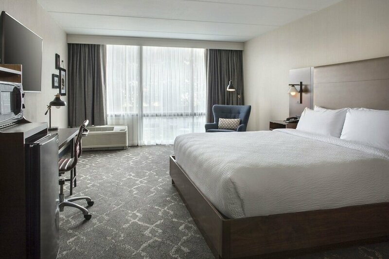 Гостиница Four Points by Sheraton Philadelphia Northeast