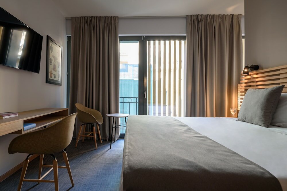 Фото Fos DownTown Suites