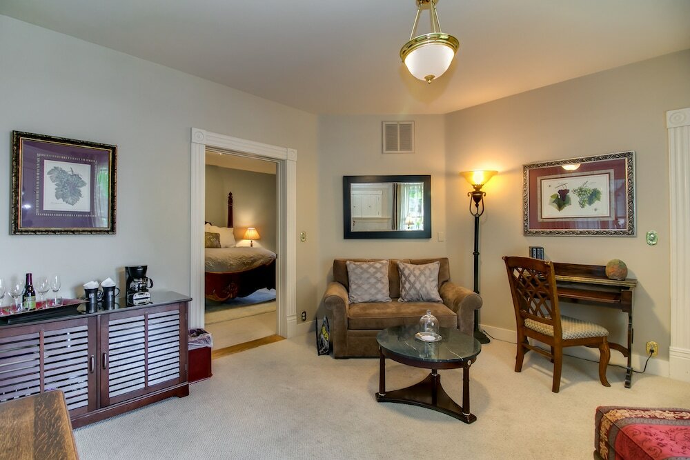 Фото Winchester Inn