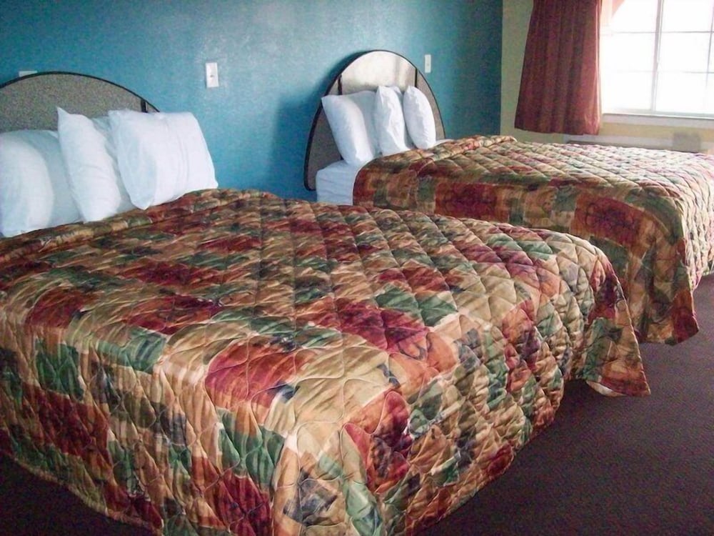 Фото Luxury Inn and Suites Seaworld Lackland