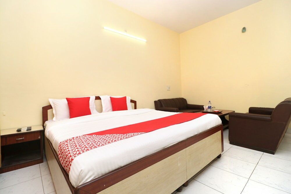 Фото Oyo 30127 Hotel Sabina International