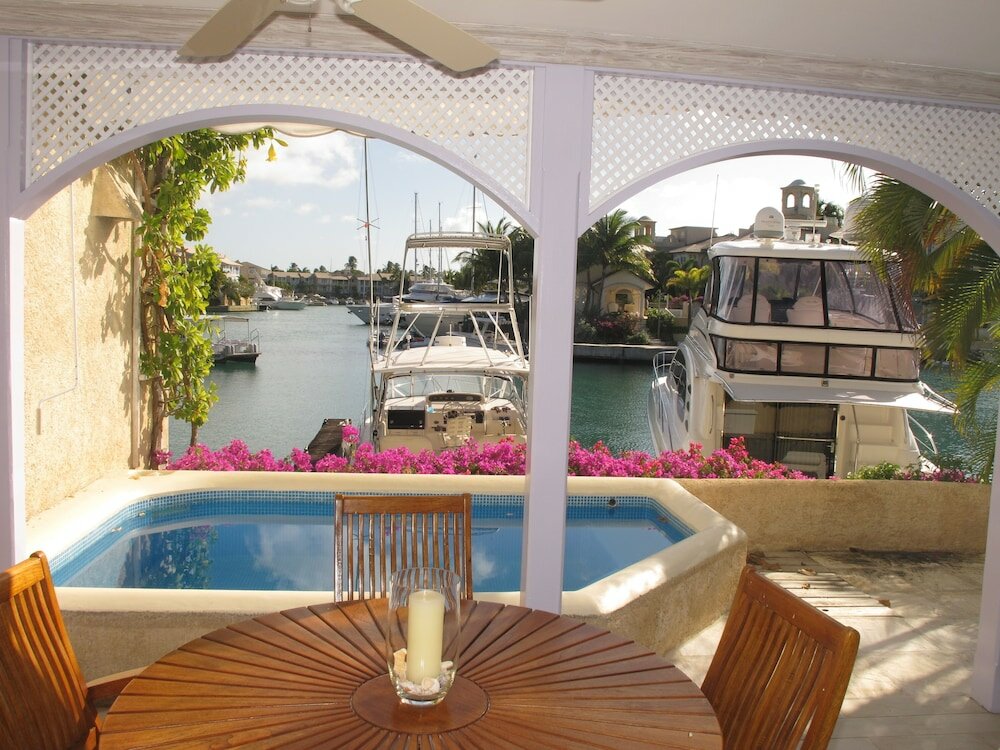 Фото Port St Charles