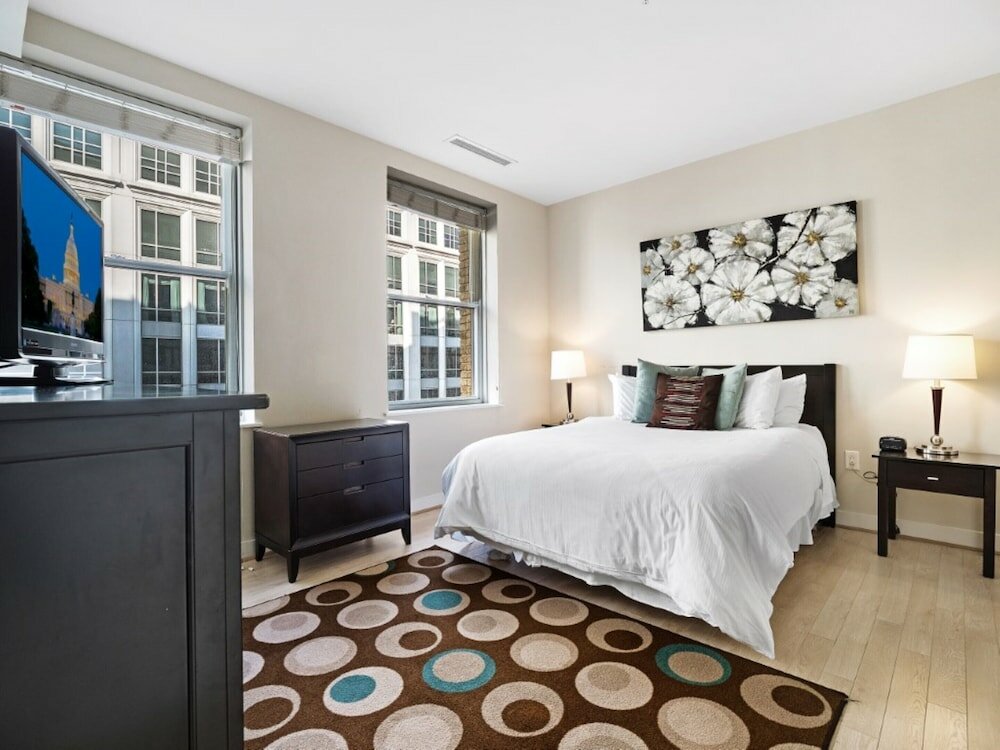 Фото Global Luxury Suites at The White House