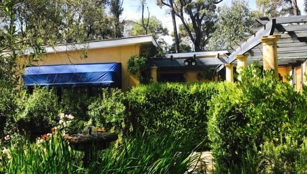 Фото Le Petit Palais Villas