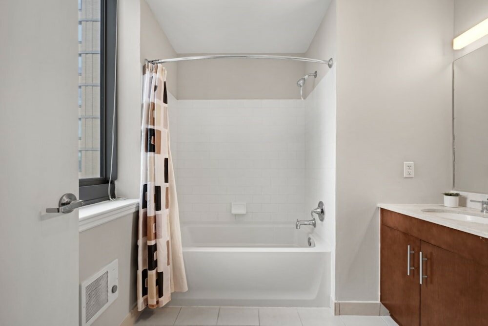 Фото Global Luxury Suites at Newport