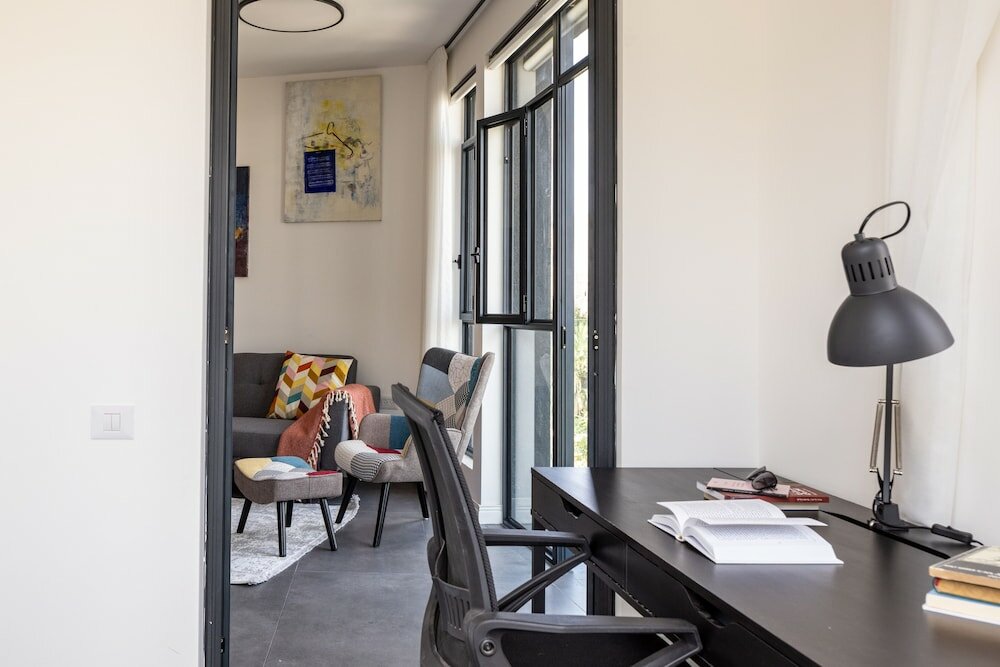 Фото Old Charm & Modern Meets by Sea N' Rent