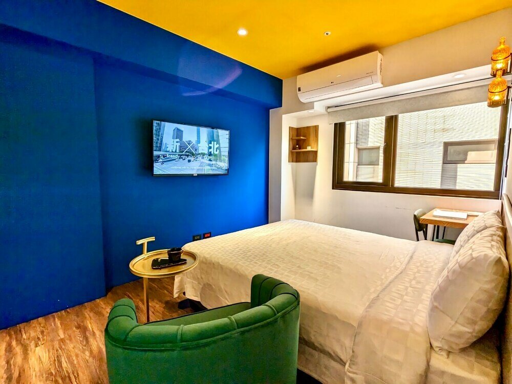 Фото Journey Town Inn