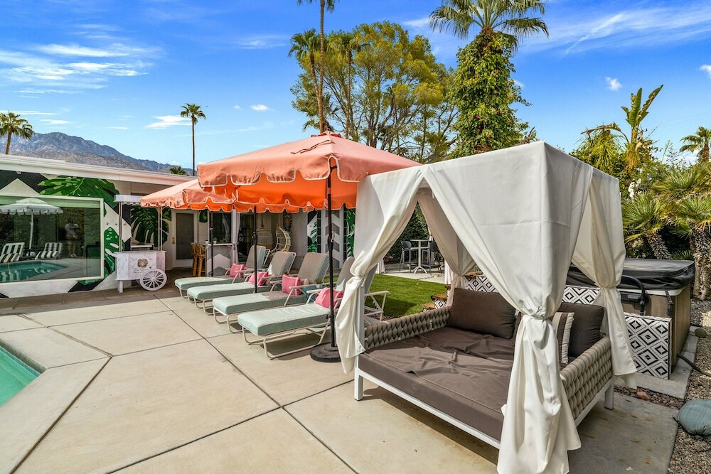 Фото The Beverly