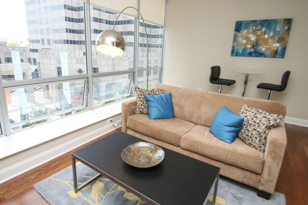 Фото UrHomeInPhilly- Market Street