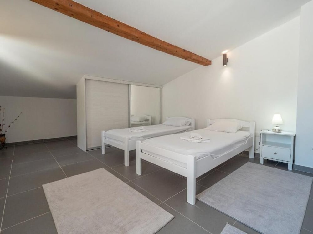 Фото Family Retreat Bozovic