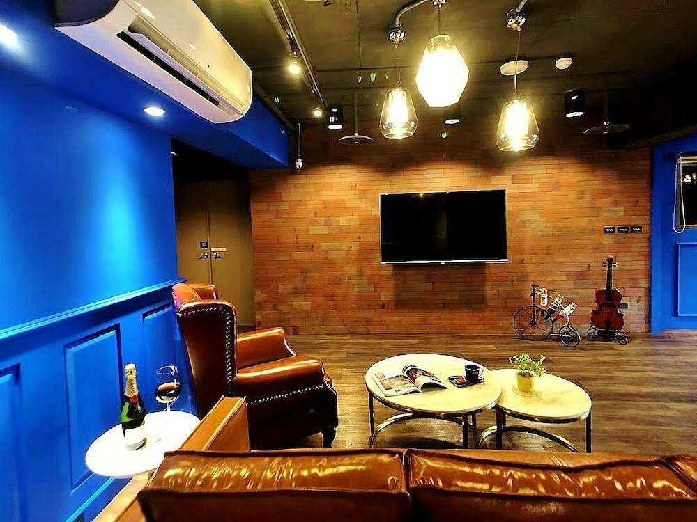 Фото Journey Town Inn