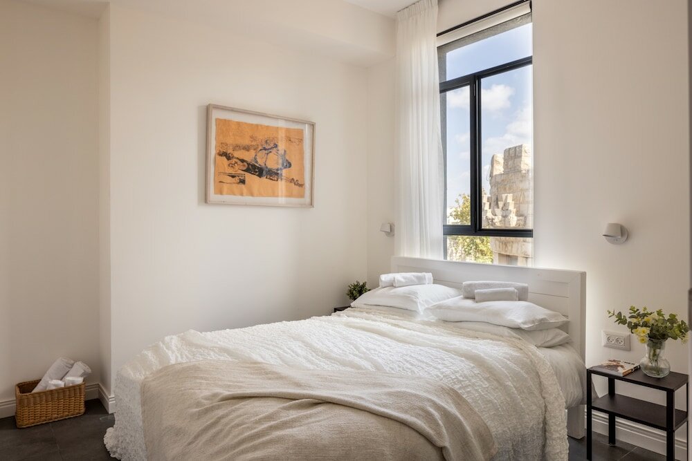 Фото Old Charm & Modern Meets by Sea N' Rent