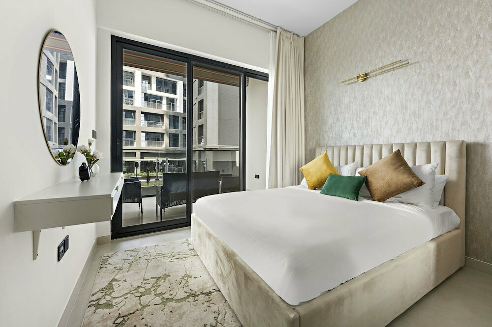 Short-term housing rental WelHome - Contemporary 1br in Binghatti Canal & Burj Views, Dubai, photo