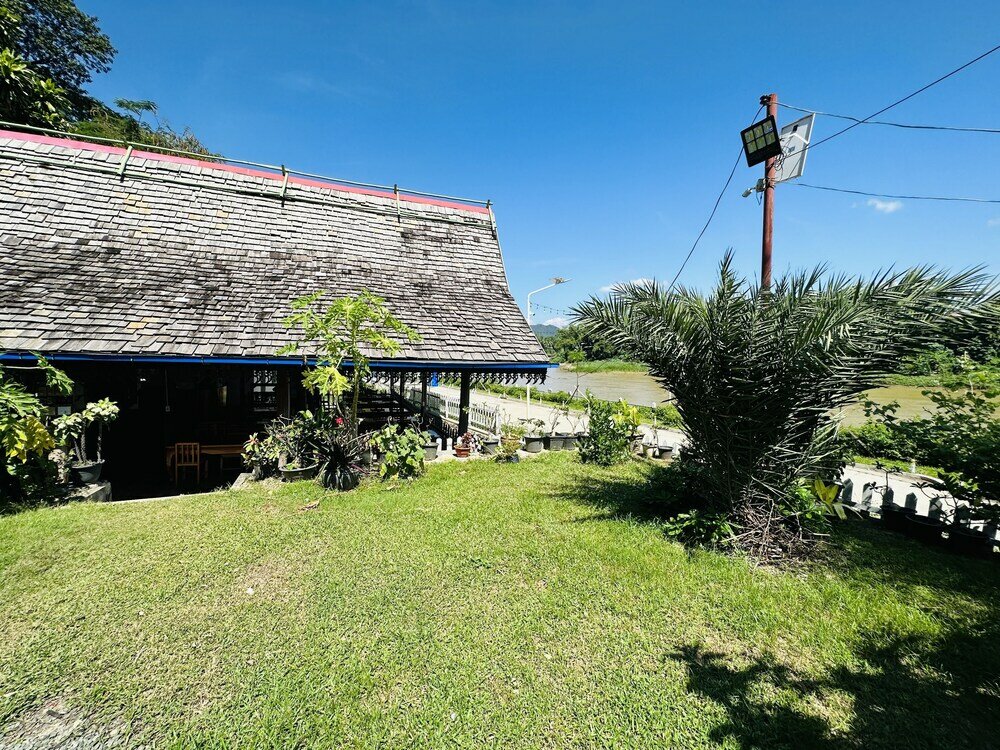 Фото Kingkham Riverside Hotel