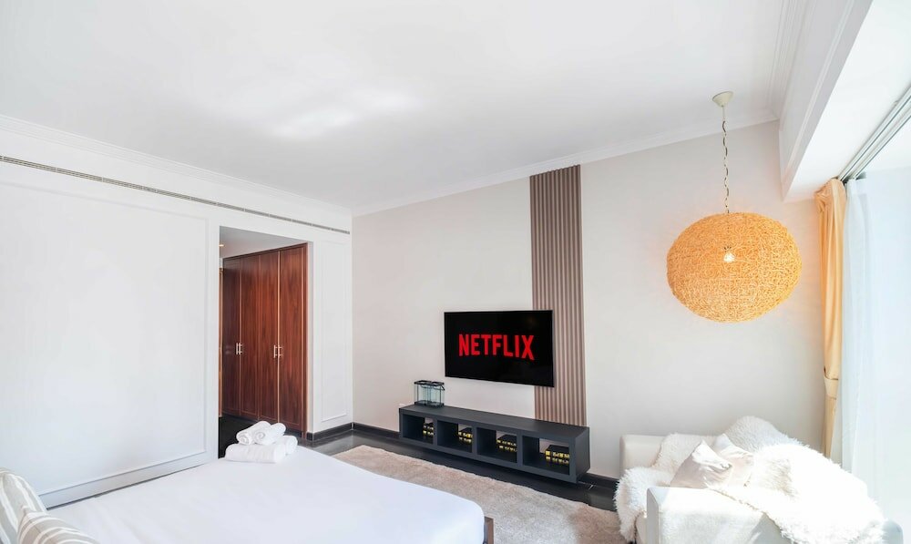 Фото Lux The Al Seef Marina 4 bed Suite