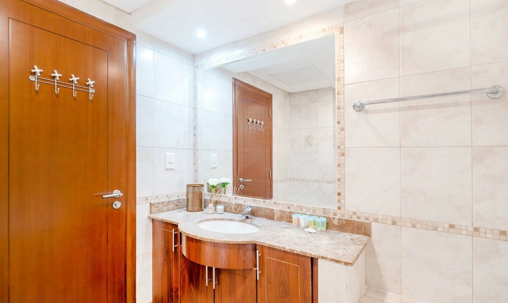 Фото Lux The Al Seef Marina 4 bed Suite