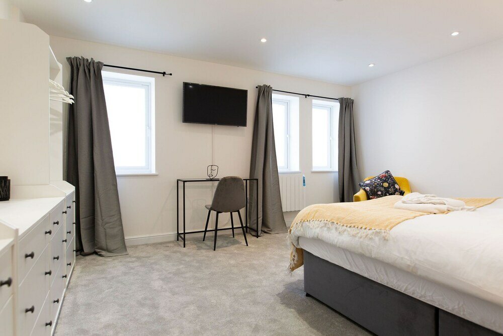 Фото Central Flats in Cardiff with Parking