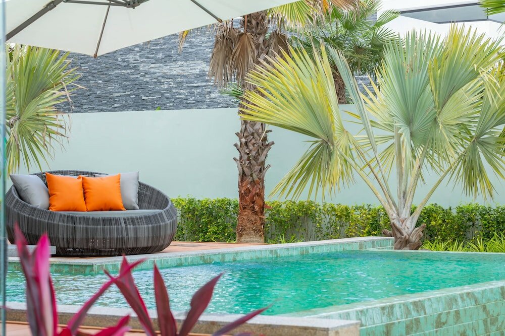 Фото Wonderland Suites and Resort