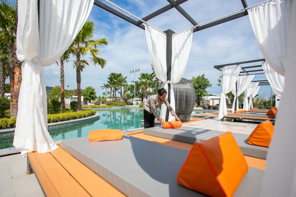 Фото Wonderland Suites and Resort